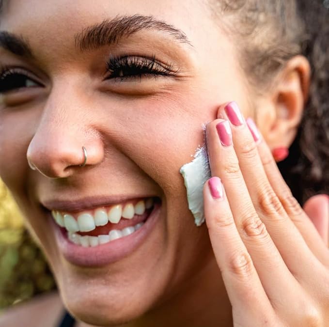 Trilipiderm Rehydration Night Créme .5oz + Protective Day Créme Broad Spectrum SPF 30 .5oz Travel/Trial Size Transformative, moisture-rich crème with hyaluronic acid and Retinol